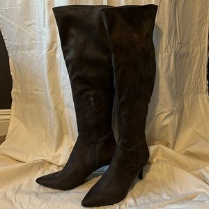 Nine west knee-high 3 inch heel Pointed toe suede boot